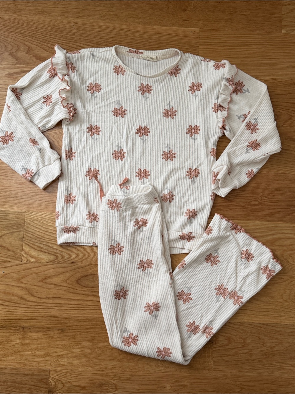 Jessica Simpson Cream Floral Ruffle Shoulder Pajama Set